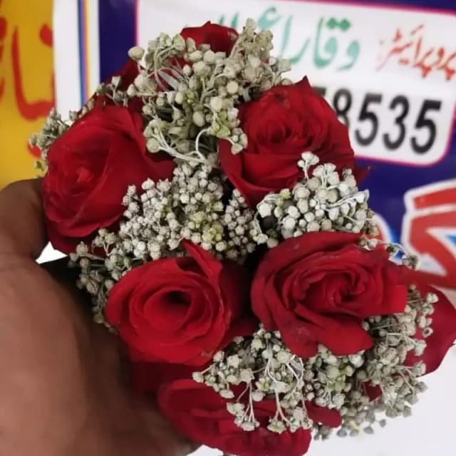 Fresh flowers Gujre Pair